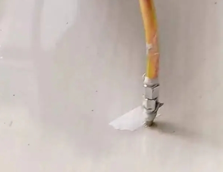 汉滨瓷砖空鼓维修公司专业解答在瓷砖铺贴过程中，如果使用的砂料过粗（如全部使用了粗砂），可能会导致以下问题